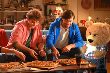 Dominos Bize Ne Anlatmak İstiyor? Dikkat Ayı Çıkabilir!