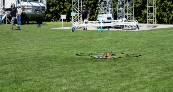 Amazon, ABD’de İlk Kez Halka Açık Bir Alanda Drone ile Teslimat Gerçekleştirdi