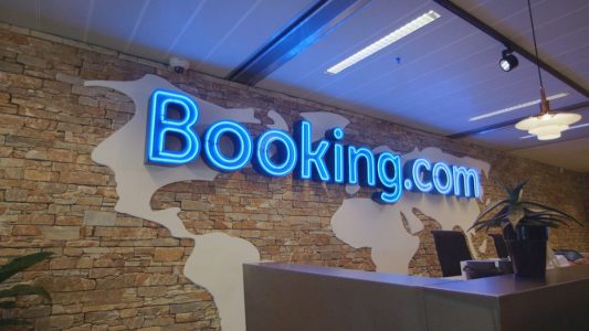 Booking Türkiye’de Hizmetlerine Devam Edeceğine İnanıyor