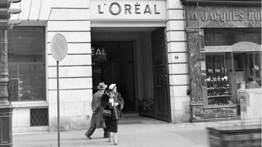 L’Oréal’in Bir Evin Laboratuvarından Dünyaya Yayılış Hikayesi