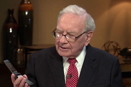 Steve Jobs ve Tim Cook’un iPhone Satamadığı Apple Hissedarı: Warren Buffet