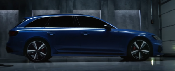 Başrolde Kendisi: Audi’nin Yeni Reklamında Ne Sürücü Ne de Müzik Var