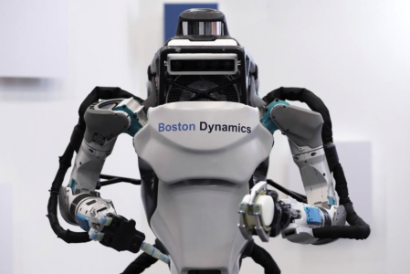 Boston Dynamics’in Robotu Artık Kapıları Da Açabiliyor
