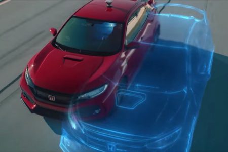 Honda, Gerçek Bir Araba ile Video Oyunundaki Kopyası Arasında Yarış Düzenledi