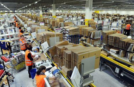 Amazon Çalışanları, Kovulmamak İçin Tuvalete Bile Gitmiyorlar