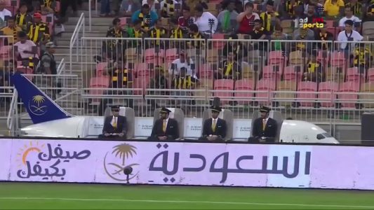 Pazarlama Bu Değil, Olmamalı: Suudi Arabistan’daki Sahada Bir Garip Uçak