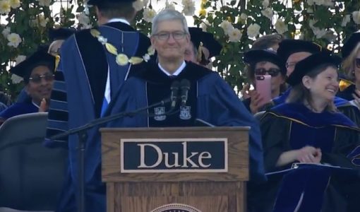 Tim Cook, Steve Jobs ve Apple’dan ilhamla: “Cesur Olun, Dünyayı Değiştirin.”