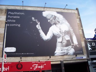 Son Yıllarda En Çok Dikkat Çeken 6 Irkçı Reklam