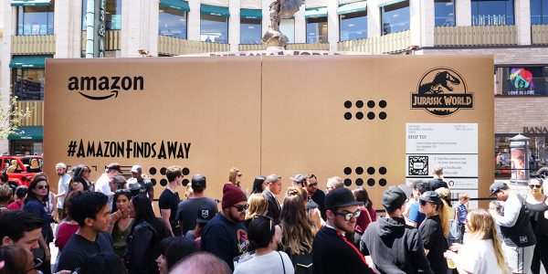 Amazon Tarihinin En Büyük Teslimatını Jurrasic World’e Yaptı