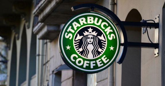 Starbucks İşitme Engellilere Özel Mağaza Açacağını Duyurdu