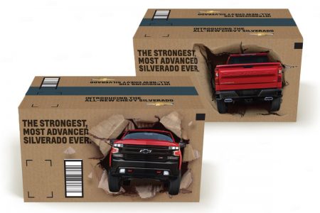2019 Chevy Silverado Reklamı, Amazon Kutularının Üzerinde Yer Alacak