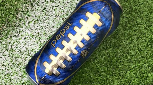 Pepsi’den Super Bowl İçin Amerikan Futbolu Topu Görünümünde Kutu