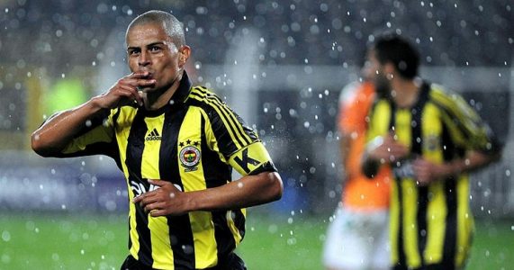 Fenerbahçe’nin YouTube’daki Serisinin İlk Konuğu Alex de Souza