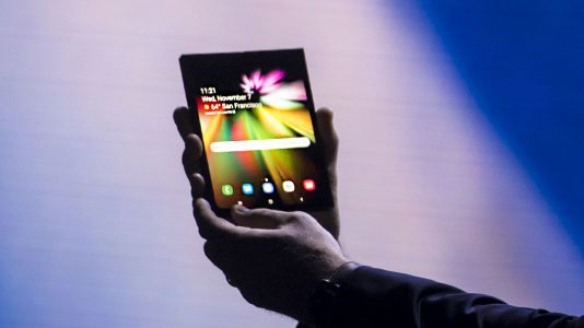Samsung Galaxy Fold Piyasaya Çıkmasına Günler Kala Ekran Sorunu ile Gündemde