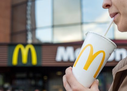 McDonald’s’ın Plastik Pipetleri, eBay’de Binlerce Sterline Satılıyor