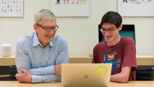 Apple CEO’su Tim Cook: “Kodlama Öğrenmek İçin Üniversiteye Gerek Yok”