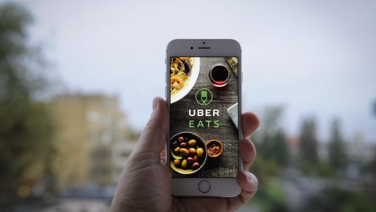 Uber’in Abonelik Tabanlı Yemek Teslimat Servisi: Uber Eats Pass